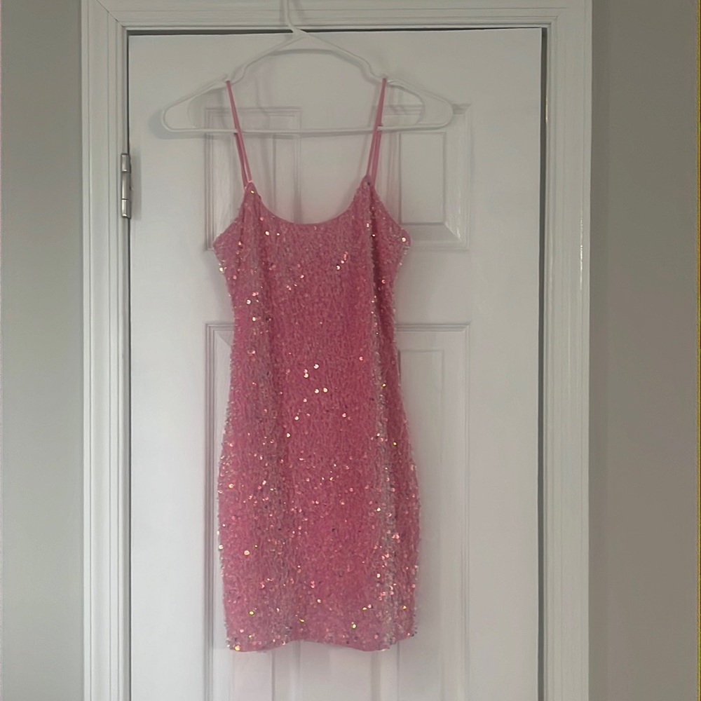 Lucy in the Sky iridescent sequin bodycon dress in pink. Never worn.